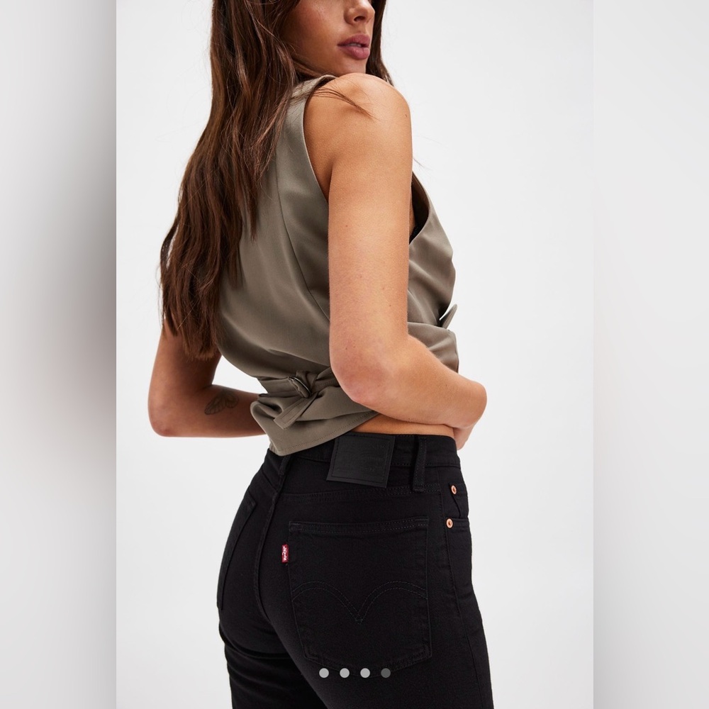 NWOT Levi's Wedgie Straight Jeans